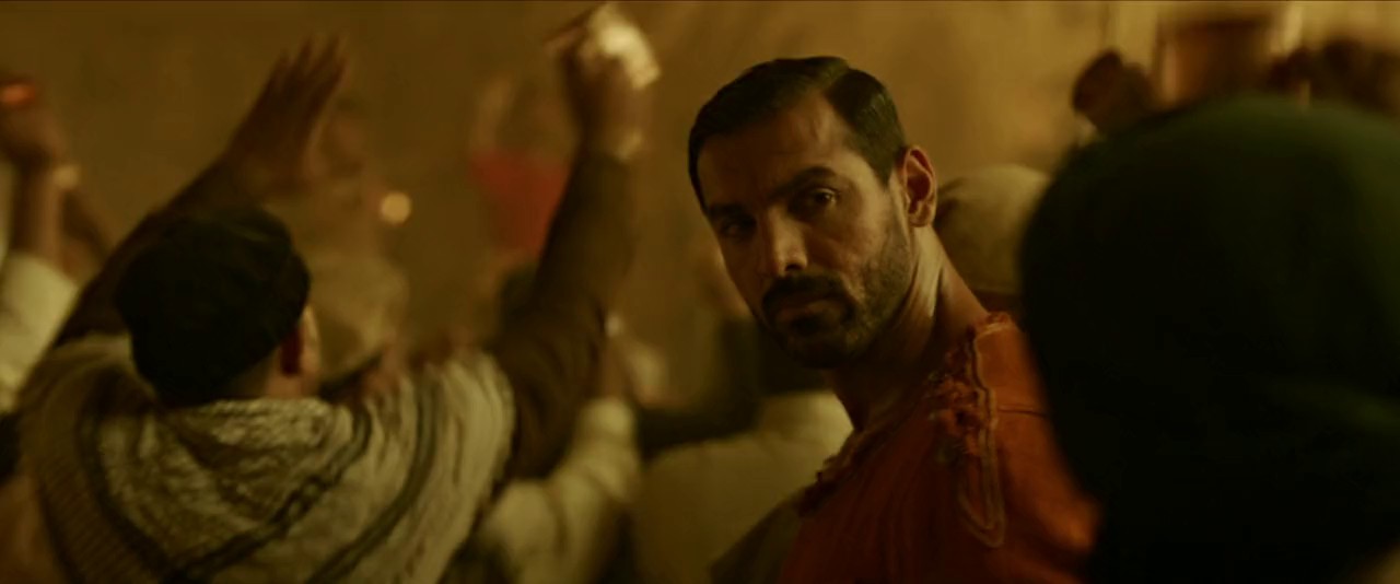 Dishoom (2016) WEBRip Hindi 720p x264 AVC HE-AAC 2.0 ESub.mkv.0003